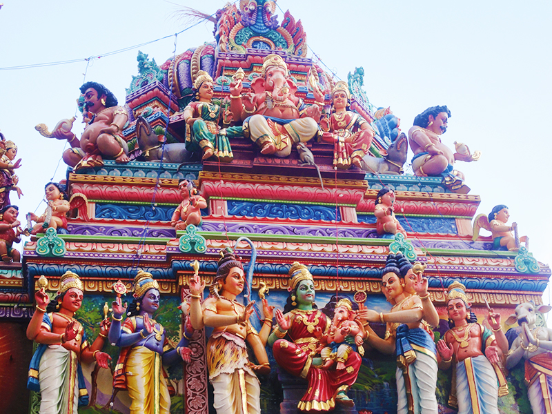 【シンガポール・リトルインディア】必見！混沌とした中の熱狂的な「祈りの儀式」：Sri Veeramakaliaman Temple（スリ・ヴィラマカリアマン寺院）